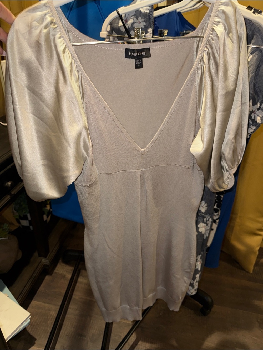 bebe Ivory V-Neck Puff Sleeve Blouse